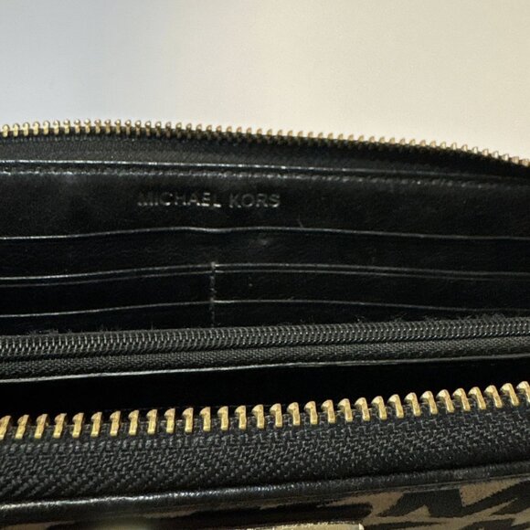 Michael Kors Jet Set Travel Zip Around Wallet - Picture 8 of 12